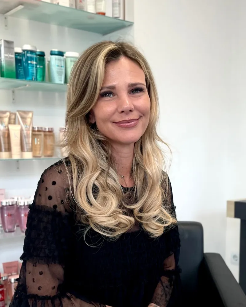 Melanie, Stylistin und Master Blond Expert