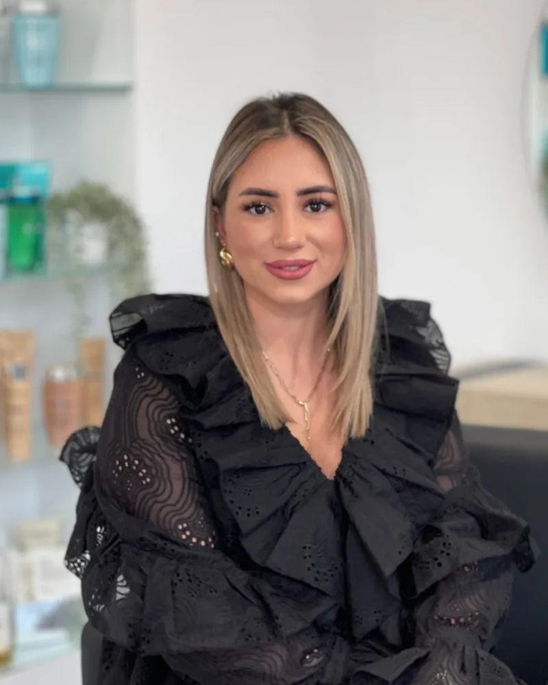 Tuğba, Inhaberin und Friseurmeisterin